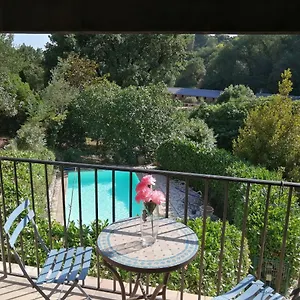 https://chez-isabelle.fr-provencehotel.com